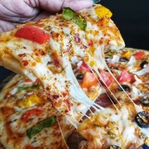 Cheese Burst Pizza (चीज़ बर्स्ट पिज्जा)