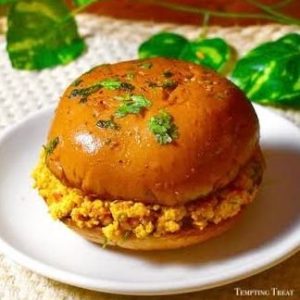 Paneer Burger (पनीर बर्गर)